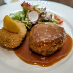 洋食屋 ふじ家 - 帆立とエビクリームのコロッケとハンバーグ