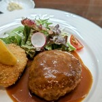 洋食屋 ふじ家 - 帆立とエビクリームのコロッケとハンバーグ盛り合わせ定食