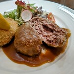 洋食屋 ふじ家 - 帆立とエビクリームのコロッケとハンバーグ