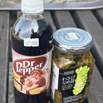 大胡ぐりーんふらわー牧場売店 - 料理写真:ドクターペッパー 180円 わさびなめ茸 650円！