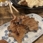 鳥海山 - 手羽先串　塩¥198