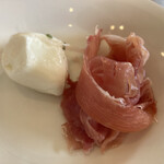 サイゼリヤ - 生ハムとモッツァレアの盛り合わせ