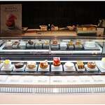 Hills House Dining 33 Pâtisserie à la Maison - 