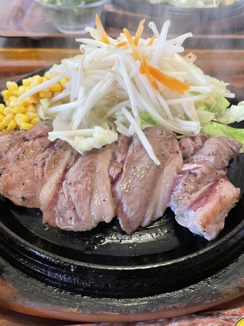 サガリのガーリックステーキ130g ¥1,098￼』by ピクシーさん