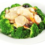 Stir-fried broccoli and scallops with XO sauce