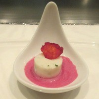 嘉門 - 先ずは貝柱のビーツソース