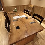 鮨 大助 - テーブル