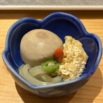 鮨 大助 - 先付け、里芋、こんにゃく、揚げ煮物