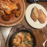 タベルナデエスパーニャフラガンテウーモ - ポテトフライ、アヒージョ(バケット追加)
