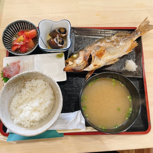 おさかな処 どうらく &ndash; 象潟の新鮮海鮮料理で秋田の味を堪能