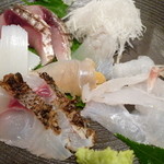 博多 一梅 - 天然魚のお刺身の盛り合わせ