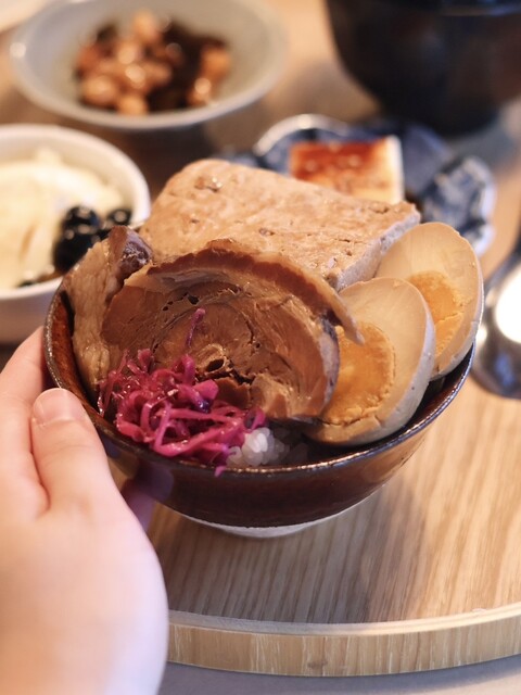 店内で毎朝搾る自家製のお豆腐が主役のお店』by ぶーめい : 鬼とうふ