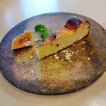 エンゲージメント - バスク風チーズケーキ