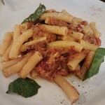 ピッツェリア キアッキェローネ - 牛スネ肉のオニオン煮込みマッケローニ