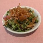 シェフス - 上のパリパリとした食感が心地良い。大葉が爽やかな風を運んできてくれる。