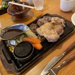 さとうのステーキ - ソースはオニオンジンジャー