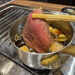 TOKYO焼肉ごぉ - タレにつけて