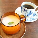 DAIBAN COFFEE cafe - 甘酒レモネード850円、セットのコーヒー(ダイバンブレンド)✨爽やかなレモン香る飲む点滴は最高の酵素補給！夏も提供があることに感謝です。麹米「夢心地」から作られているのだとか。