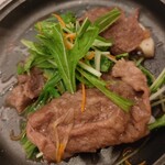 ホテル翔峰 - 焼いたお肉にお野菜を巻き込みます