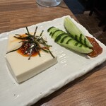 TOKYO焼肉ごぉ - 冷奴ときゅうり