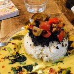 スパイスカレーと無国籍料理 maai - 