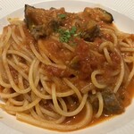 トラットリア たにぐち - サルシッチャと三豊なすのトマトソース