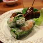 ベトナム料理レーロイ - 3種盛りの中の生春巻き