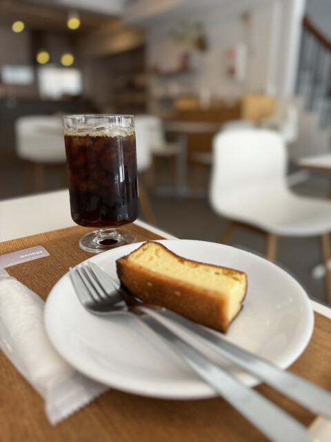 ひーとはる✕4 Hue Coffee Roaster 谷町四丁目店 （ヒュー コーヒー ロースター