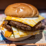 ゼッテリア - 料理写真:ダブル絶品チーズバーガー（840円）