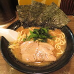 麺達うま家 - らーめん(並盛) 830円