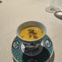 ラ・ロシェル - かぼちゃの冷製スープ。揚げたタネが香ばしい。ウマ。