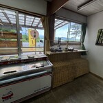 田代平高原レストハウス 箒場 - アイスやお土産も販売してある