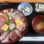 つのしま食堂 - こんな感じのセットですー♪