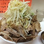 ラーメン荘 歴史を刻め - 豚Wらーめん300g 1000円 野菜、アブラ増し (2014.9.22)