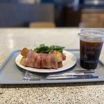 Standard Café & Gallery - 