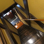 Hantei - 1～2階を繋ぐ階段
