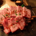 Tokusen Kurogewagyuu Yakiniku Nishijin Hatsu Ki - 