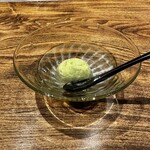 温石 - 蓮の葉の雫をイメージして作った翡翠餅　出来たてのもちもち