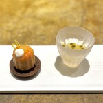 entre nous - このレモンケーキ、売って欲しい！
      めっちゃ好み〜(^^)
      そして、ヴェルヴェーヌのジュレは、どこまでも清々しい。