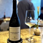 entre nous - ロワールのミュスカデ。
      魚介との相性の良さは、おりがみ付きですし、柑橘の清々しさは、イカソーメンのお皿に使われている要素すべてとシンクロします。