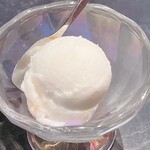 和牛焼肉 伍感 - ジェラート(沖縄パイナップル)①