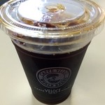 Kafe Beroche - テイクアウトのアイスコーヒー。さすが大手、安定感があります。