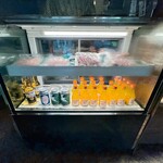 café paro paro - 国内産のハムや、タンジェリンドリンク等々並んでいます。