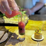 entre nous - スイカのジュースを注ぐと、よりリアルなスイカに近づきます♪