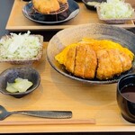 食事処GOEN - ルイビ豚とじないかつ丼(ロース)3,200円(＋100円でヒレかつにも変更可)、奥ルイビ豚ロース御膳2,850円(ご飯かきゃべつが大盛可)