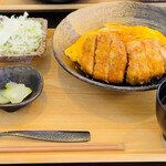 食事処GOEN - ルイビ豚とじないかつ丼(ロース)3,200円(＋100円でヒレかつにも変更可)