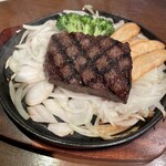 ステーキ食堂 gram - 特選イチボ（もも）ステーキランチセット
（ライス、サラダ、スープ付き）
3300円