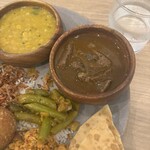 シナモンガーデン RICE&CURRY 四ツ谷店 - 右•ビーフカレー