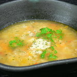 西京酒場 萬天 - 季節野菜のミネストローネです。温まりますよ。　５２０円