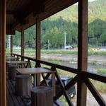 Udonya Sanuki - テラスから足羽川と越美北線を眺めて